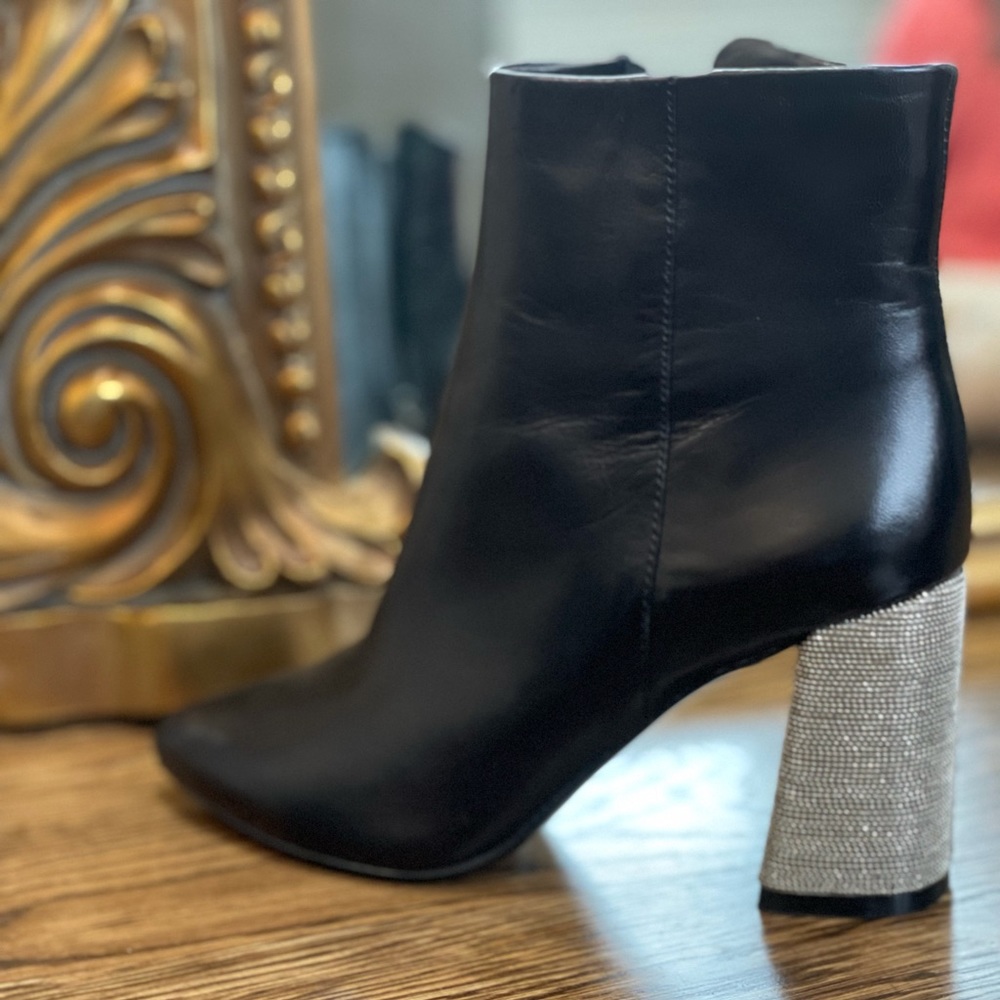 Alice and Olivia boots